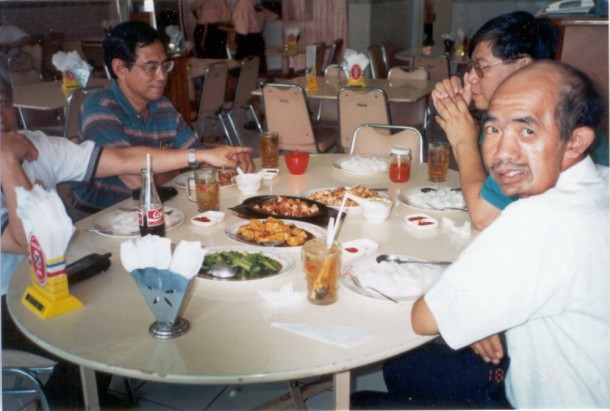 Empat Loyola-wan di Bumi Serpong Damai, Tanggerang : Sunday : 18. April 1999